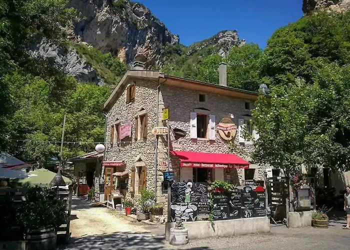 Le Moulin De La Pipe - Logis Hotel Restaurant